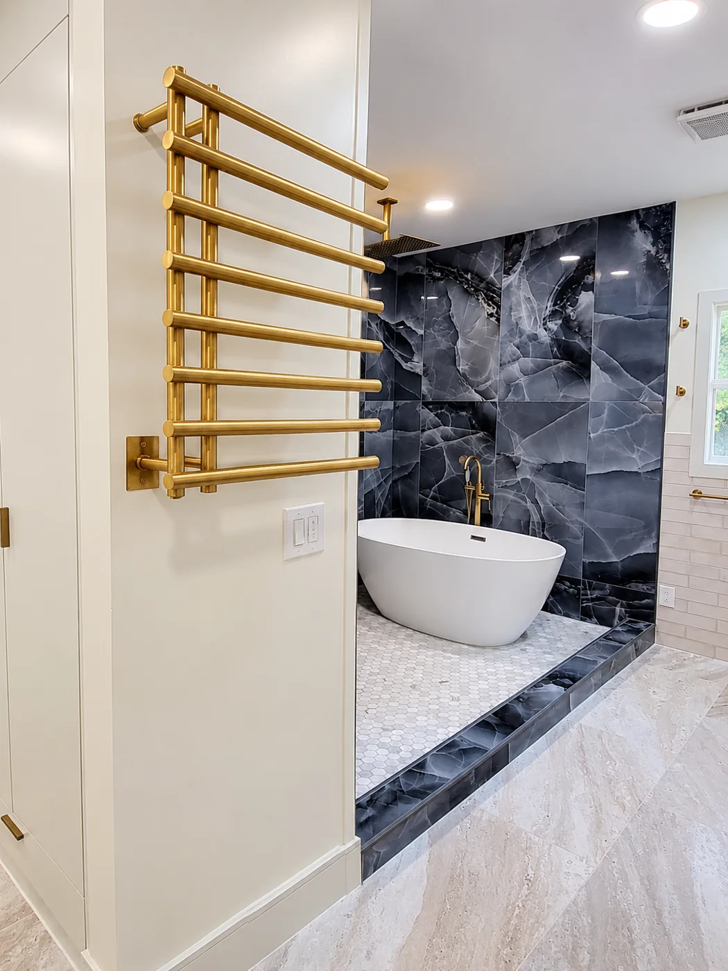 Black Marble Shower & Tub